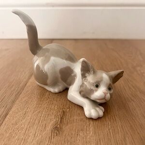 Lladro Attentive Cat‎ 5112 Porcelain Kitty Figurine Gloss Made in Spain 1981